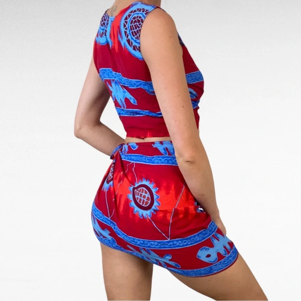 VINTAGE | Coconuts | Red & Blue Groovy Batik Print Beach Vacation Sarong Coverup